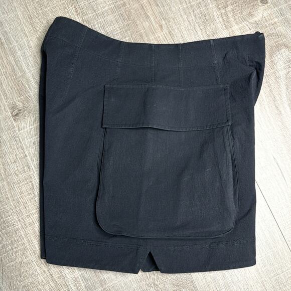 LULULEMON Black Relaxed Fit Super High-Rise Cargo Short Women’s - Picture 4 of 7